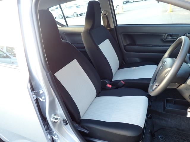 フロントシート、状態良好で安心です。大きな汚れもなく安心です