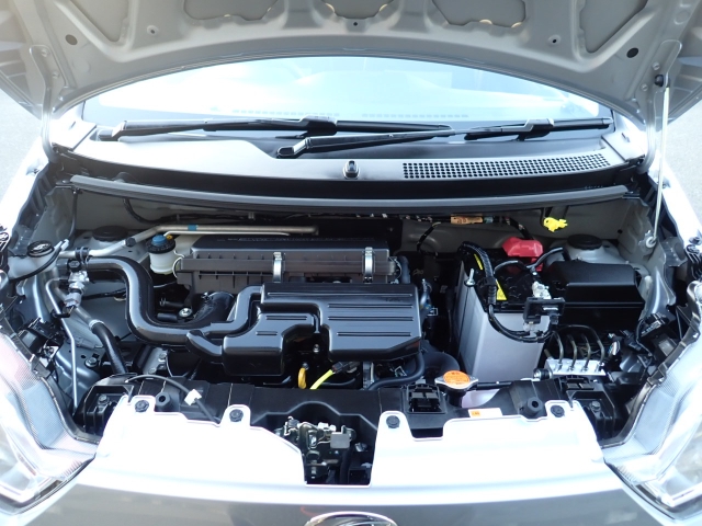 エンジンルームは綺麗ですよ。機関機構系も良好です。納車前に点検整備も行います。