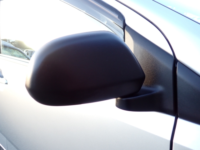 オリックス認定中古車は全車鑑定書付き。株式会社AISの検査を全車両に実施し1台ごとに評価点のついた認定書の発行を行っております。