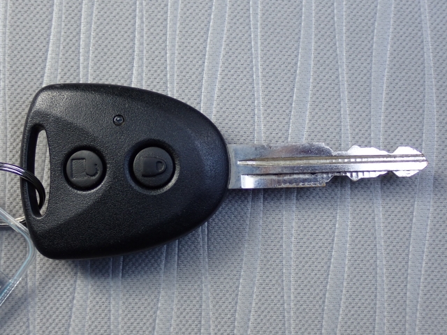 ★キーレスエントリー★ドアロック開閉も楽々です！少し離れた場所からの操作も可能です♪