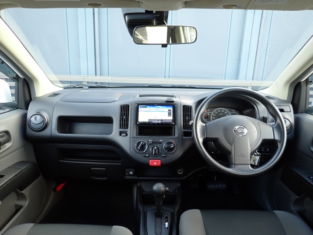 �C���p�l�摜�ɂȂ�܂��B�ԓ��͐��Ǝ҂ɂĎ����N���[�j���O�{�H�ς݂Ȃ̂ŁA��ϐ����ł��B