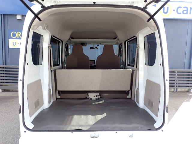 �ʏ펞�̃��P�b�W�X�y�[�X�ł��I�傫�ȊJ���ŉו��̏悹�~�낵���y�ɍs���܂��B