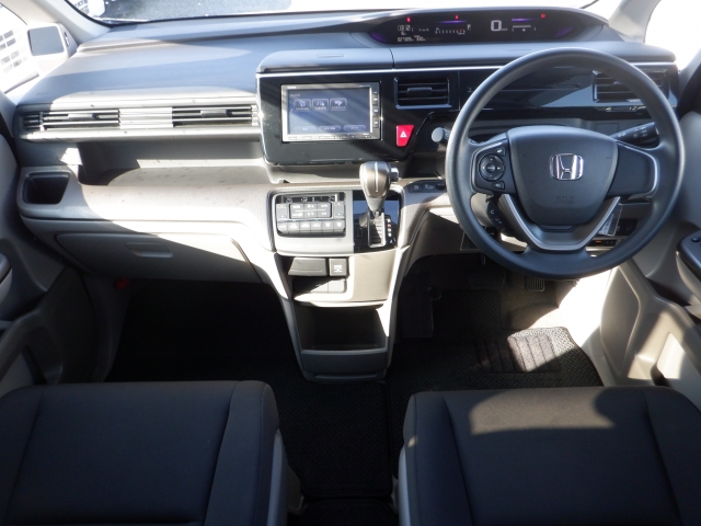 �ԓ��͐��Ǝ҂ɂĎ����N���[�j���O�{�H�ς݂Ȃ̂ŁA��ϐ����ł��B�I���b�N�X�����Ԃł݂͂Ȃ��܂ɉ��K�ȃh���C�u�����񑩂��܂��B