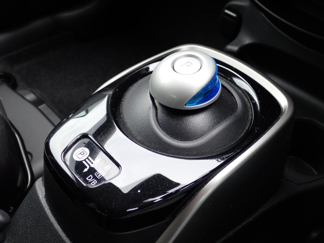 �V�t�g�m�u�̓X�����Ȃ��A���ꂢ�ȏ�Ԃł��B���ł��G��镔�������ꂢ���Ƒ�؂ɏ���Ă������Ƃ�������܂���B