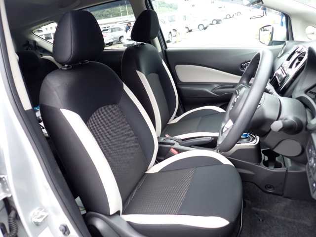 �t�����g�V�[�g�A��ԗǍD�ň��S�ł��B�傫�ȉ�����Ȃ����S�ł�