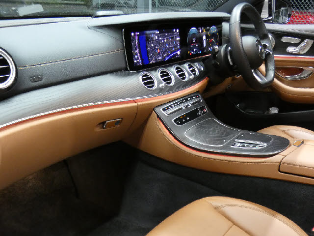 ■Ｔ．Ｕ．Ｃ．ＧＲＯＵＰ市川では、全車２年保証付です。自社工場完備で、充実のアフターサービス！■専門店ならではのコダワリの正規ディーラー車輌！年３回ポリマーメンテナンスサービス実施中！