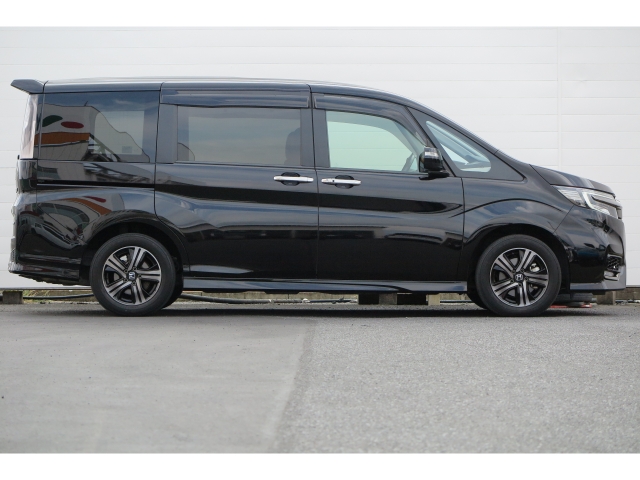 当社は安心のディーラー系販売店です。グループ内にはメルセデスベンツ中央・港三菱自動車がございます。また各新車メーカーの販売特約店となっておりますので新車のご注文もご検討いただけます。新車の注文も是非！