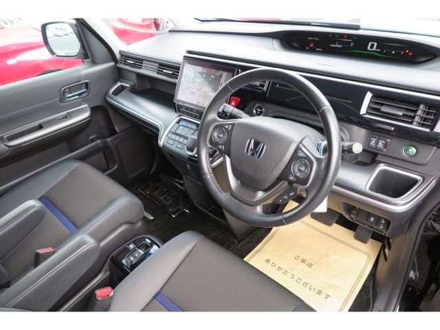 運転席周りです