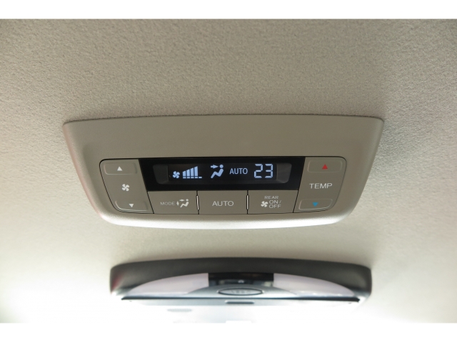 リアもオートエアコンです！