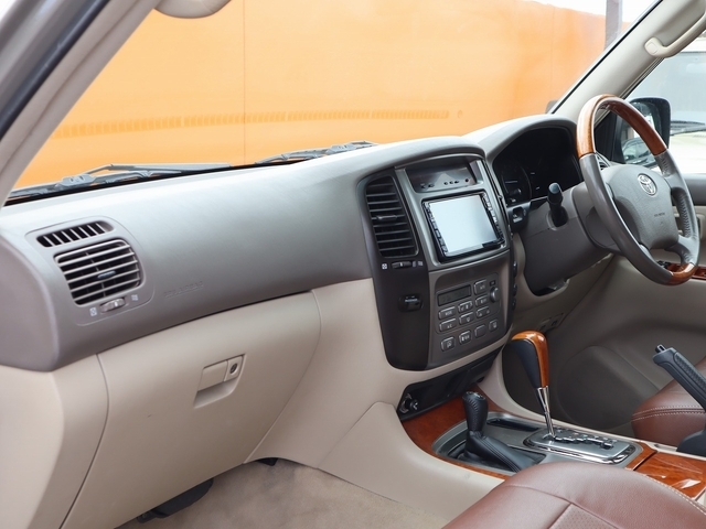 �l�C�J���[�̃x�[�W���ł�