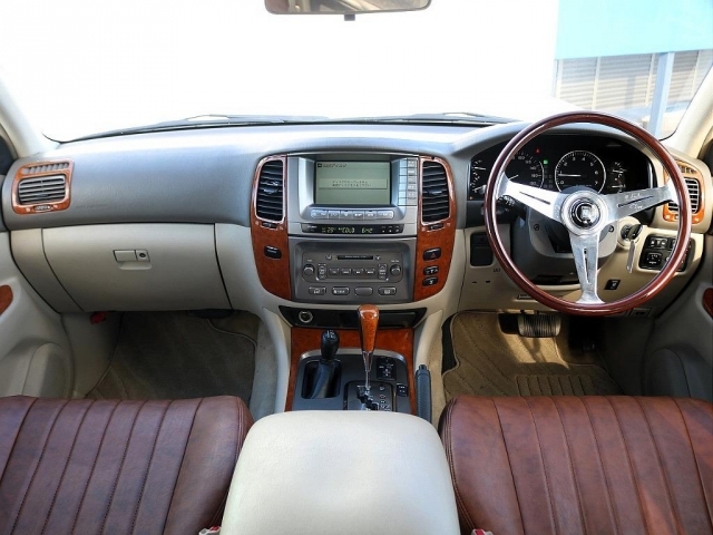 �e�k�d�w�O���[�v�́u���ׂĂ̐l�Ɉ��Ԃ��v���R���Z�v�g�ɎԎ�ʂɑS���W�J���I���Ԃƈꏏ�ɁA���C�t�X�^�C�����[�������Ă��炢�����Ƃ����v���ŁA�����N������X�ł͊F�l�̂��v�]�ɂȂ�ł����������܂���