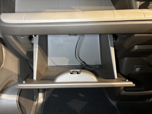 ��e�ʂ̃O���[�u�{�b�N�X��A��������Ȃǂ̎��[���[�����Ă��܂��B