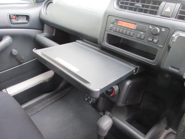 �g���C�̏o�����ꂪ�o����̂ŁA���ނȂǏ����ނ��ꎞ�I�ɒu���܂��B