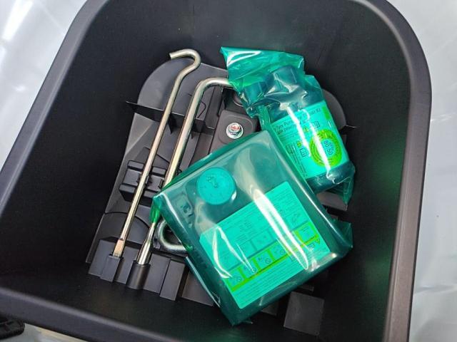 当社は昭和４４年に設立した会社です。今年で５６周年になります。創業当時からの伝統としてお車を通じて真面目にお客様と向き合ったお付き合いをさせて頂く事が当社の特徴です。１００年企業を目指しております。