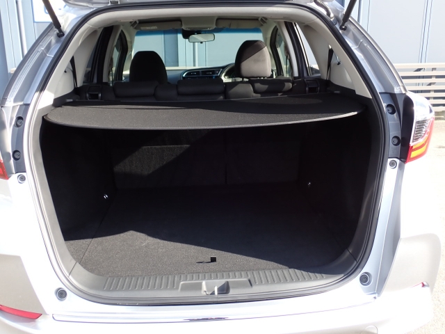 �ʏ펞�̃��P�b�W�X�y�[�X�ł��I�傫�ȊJ���ŉו��̏悹�~�낵���y�ɍs���܂��B