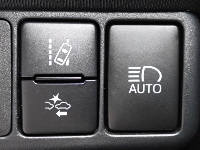 �Փˉ���y���u���[�L�A���s���ɑO���̎ԗ�����F�����A�Փ˂������Ȏ��͌x��ƃu���[�L�ŏՓˉ�����A�V�X�g�B�����S�Ƀh���C�u�����y���݂��������܂���