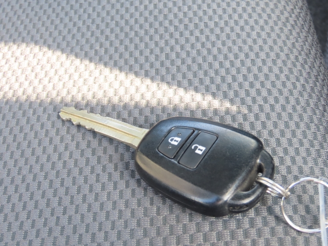 �L�[���X�L�[�G���g���[�ŎԊO����h�A�̊J���y�`���ł��l