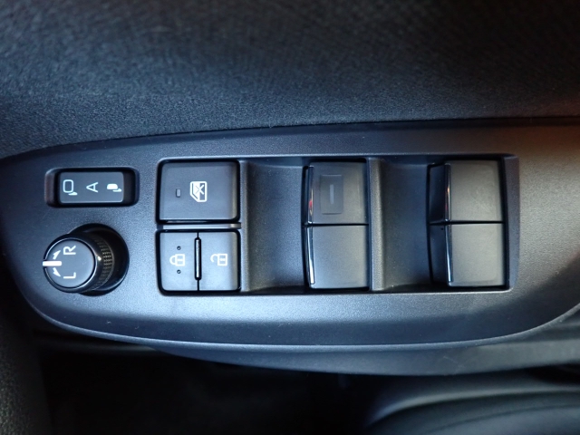 �d���i�[���h�A�~���[�E�p���[�E�B���h�E�������Ă��܂��B