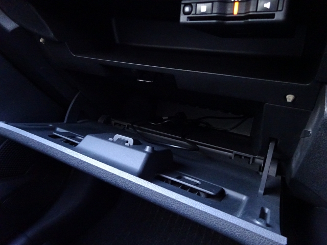 ����ȑO�ɂ͎Ԍ��ؓ��ꓙ���ވꎮ�����[�ł���O���[�u�{�b�N�X���������܂��B