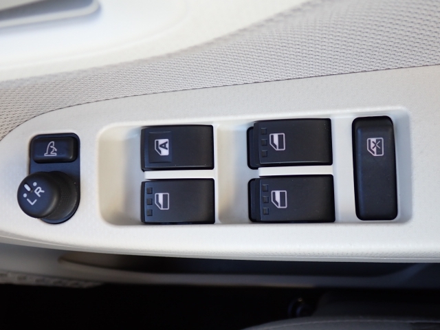 �d���i�[���h�A�~���[�E�p���[�E�B���h�E�������Ă��܂��B