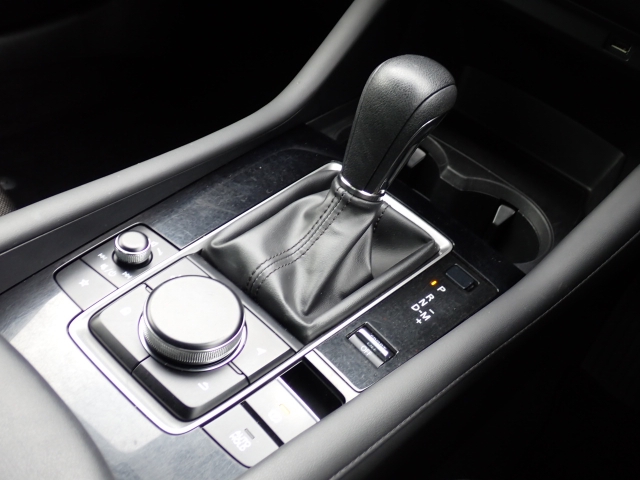 �V�t�g�m�u�̓X�����Ȃ��A���ꂢ�ȏ�Ԃł��B���ł��G��镔�������ꂢ���Ƒ�؂ɏ���Ă������Ƃ�������܂���B