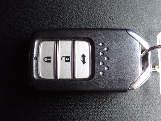 ���Ƃ��Ă��֗��ȃX�}�[�g�L�[�V�X�e���������g�т��邾���Ńh�A���̎{���E�J���E�G���W���n�����\�ȃX�}�[�g�L�[�V�X�e���ł��B