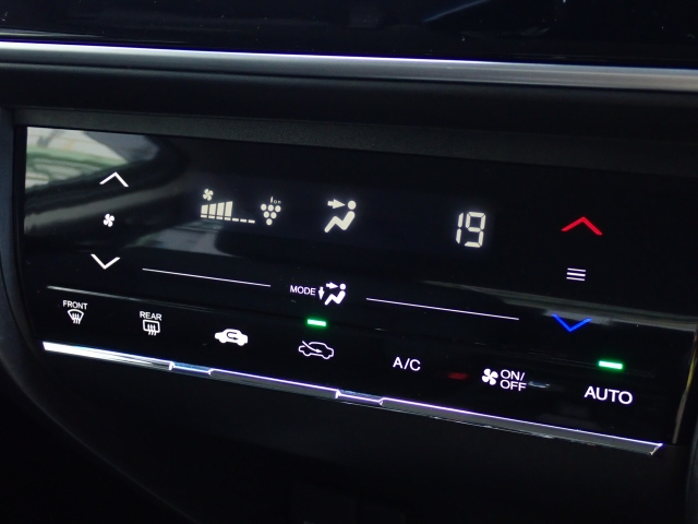 ���I�[�g�G�A�R������(^^�􁚎����������y�X�I���K�Ȏ�����f���������\�ł��B����p�l����X�C�b�`���㎿�ő��쐫���ǍD�ł��B