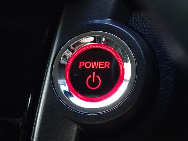 �L�[���X�v�b�V���X�^�[�g�V�X�e�����̗p���Ă���܂��I�{�^����ŃG���W���n�����\�Ȃ̂ŁA�L�[��T�����Ƃ��Ȃ��Ȃ�܂��ˁI