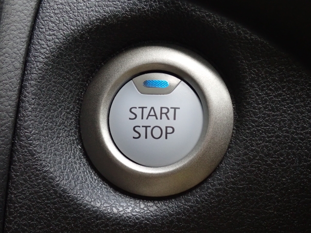 �L�[���X�v�b�V���X�^�[�g�V�X�e�����̗p���Ă���܂��I�{�^����ŃG���W���n�����\�Ȃ̂ŁA�L�[��T�����Ƃ��Ȃ��Ȃ�܂��ˁI