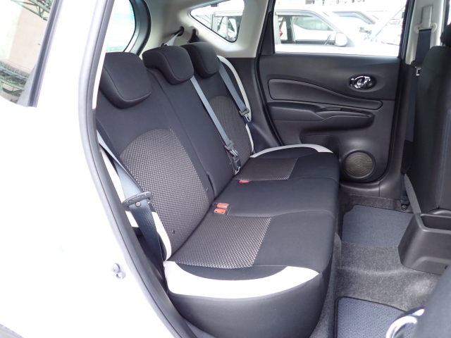 �㕔���Ȃ��傫�ȎC����Ȃ���ԗǍD�ł��B