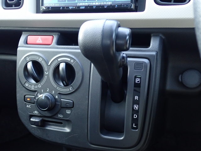 ���Еۏ؂ł͔[�ԓ����瑖�s�����������ŁA���Օi�������S�Ă̕��i���P�N�ԕۏ؂��܂��B�i�����ԗ��Ɋւ��ĉˑ����u�͕ۏؑΏۊO�ƂȂ�܂��j�i�O���Y�Ԃ͋���5,000�q�܂Ŕ��N�ԁj