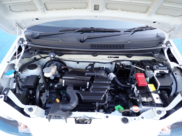 �G���W�����[�������ꂢ�ł���B�@�֋@�\�n���ǍD�ł��B�[�ԑO�ɓ_���������s���܂��B�G���W���I�C���E�I�C���t�B���^�[�E�G�A�R���t�B���^�[�E���C�p�[�S���͕K�������v���܂�