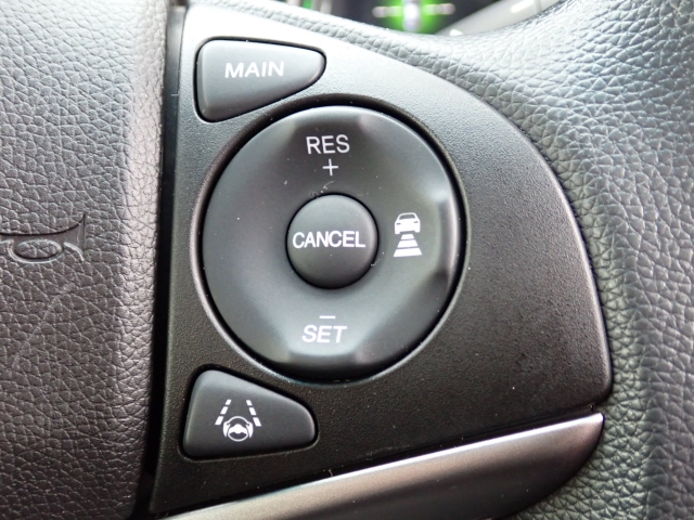 �y�N���[�Y�R���g���[���z�������H�ł̒��������s���y�Ɂ�A�N�Z���y�_���𓥂܂��Ɏԑ������ɕۂ��Ƃ��\�ł��B�O���̎ԗ������m���ĎԊԂ�ۂ悤�ɑ��x���߂��Ă���܂��I�I