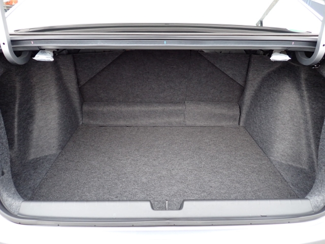 �ʏ펞�̃��P�b�W�X�y�[�X�ł��I�傫�ȊJ���ŉו��̏悹�~�낵���y�ɍs���܂��B