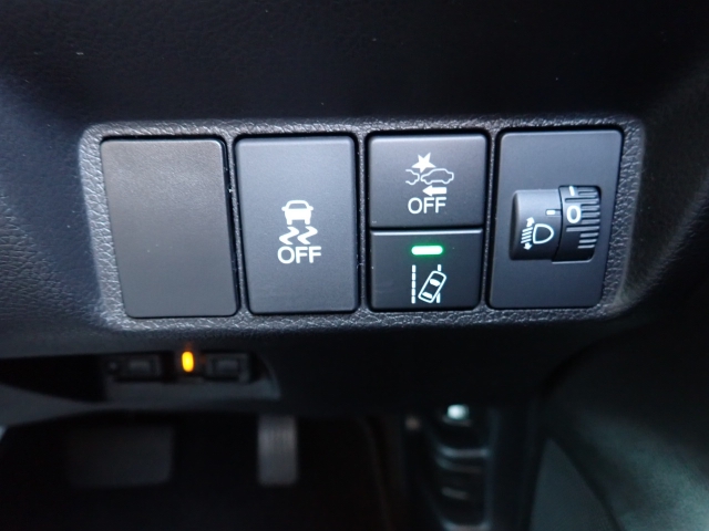 �����h�~�@�\�A�Փˉ���y���u���[�L�t���ŁA�����S�Ƀh���C�u�����y���݂��������܂���