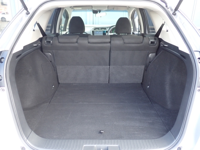 �ʏ펞�̃��P�b�W�X�y�[�X�ł��I�傫�ȊJ���ŉו��̏悹�~�낵���y�ɍs���܂��B