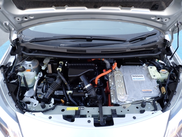 �G���W�����[�������ꂢ�ł���B�@�֋@�\�n���ǍD�ł��B�[�ԑO�ɓ_���������s���܂��B�G���W���I�C���E�I�C���t�B���^�[�E�G�A�R���t�B���^�[�E���C�p�[�S���͕K�������v���܂�