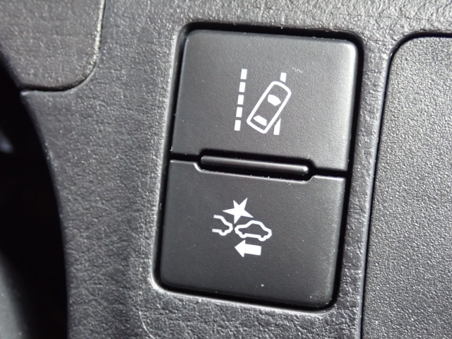 �Փˉ���y���u���[�L�A���s���ɑO���̎ԗ�����F�����A�Փ˂������Ȏ��͌x��ƃu���[�L�ŏՓˉ�����A�V�X�g�B�����S�Ƀh���C�u�����y���݂��������܂���