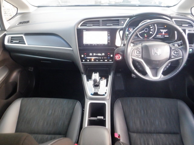 �ԓ��͐��Ǝ҂ɂĎ����N���[�j���O�{�H�ς݂Ȃ̂ŁA��ϐ����ł��B�I���b�N�X�����Ԃł݂͂Ȃ��܂ɉ��K�ȃh���C�u�����񑩂��܂��B