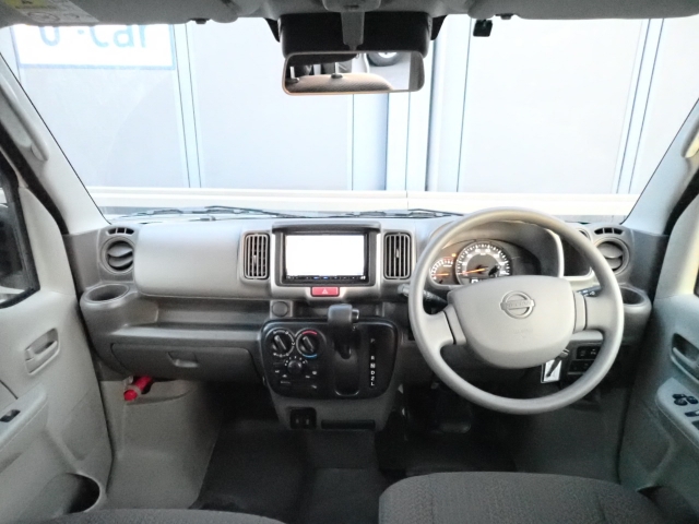 �C���p�l�摜�ɂȂ�܂��B�ԓ��͐��Ǝ҂ɂĎ����N���[�j���O�{�H�ς݂Ȃ̂ŁA��ϐ����ł��B