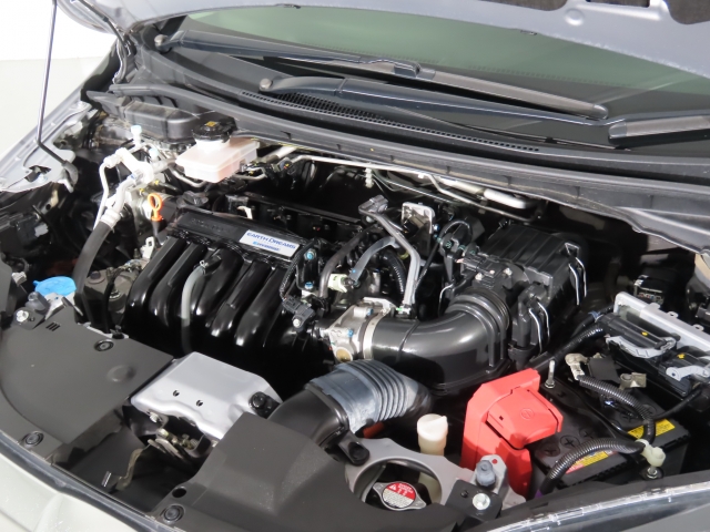 �G���W�����[�������ꂢ�ł���B�@�֋@�\�n���ǍD�ł��B�[�ԑO�ɓ_���������s���܂��B�G���W���I�C���E�I�C���t�B���^�[�E�G�A�R���t�B���^�[�E���C�p�[�S���͕K�������v���܂��i�G�A�R���t�B���^�[�́A�����Ԃ̂݁j