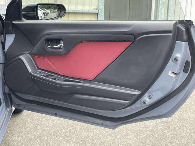 �h�A�����A�X�C�b�`�t��