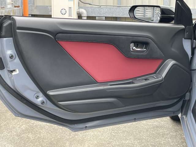 �h�A�����A�X�C�b�`�t��