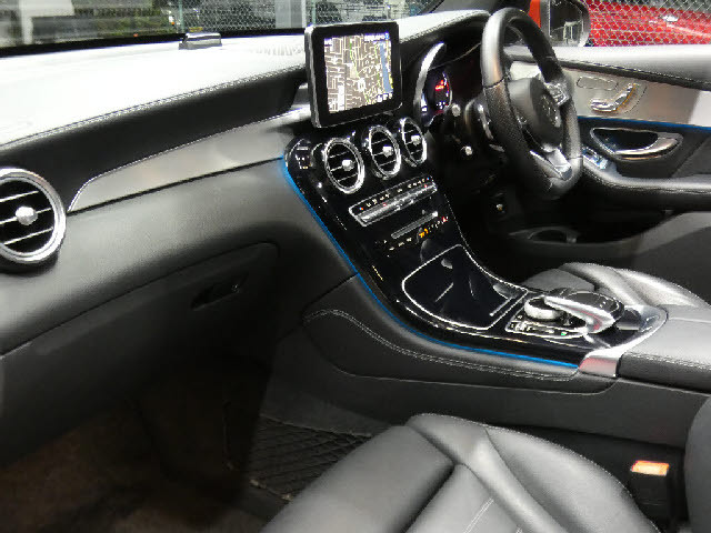 ■Ｔ．Ｕ．Ｃ．ＧＲＯＵＰ市川では、全車２年保証付です。自社工場完備で、充実のアフターサービス！■専門店ならではのコダワリの正規ディーラー車輌！年３回ポリマーメンテナンスサービス実施中！