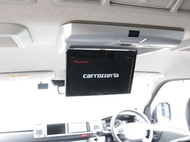パナソニック７インチナビ、パイオニアフリップダウンモニター装備！！