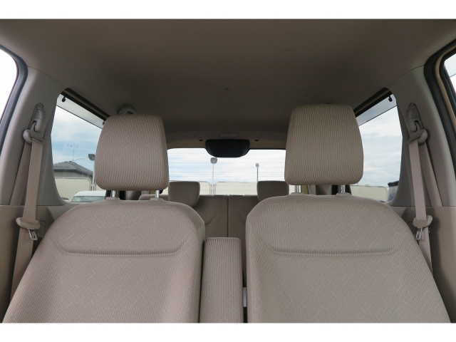 車内は気になる臭い等なく全体的にきれいな状態です