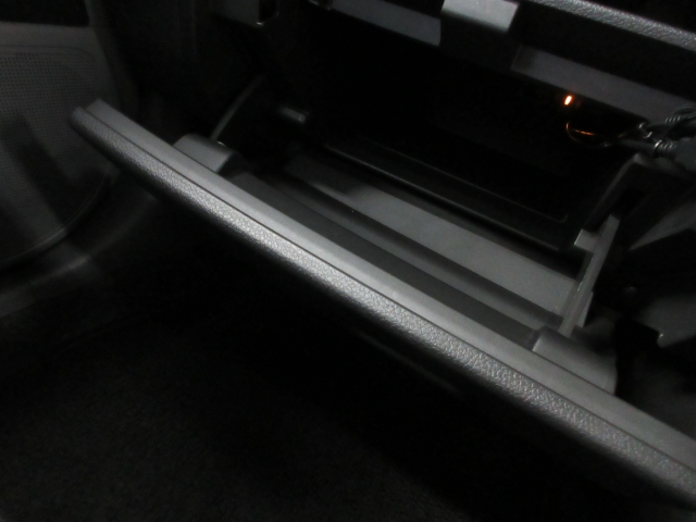 �Ԍ��ؓ��ꓙ���ވꎮ�����[�ł���O���[�u�{�b�N�X�ł��B