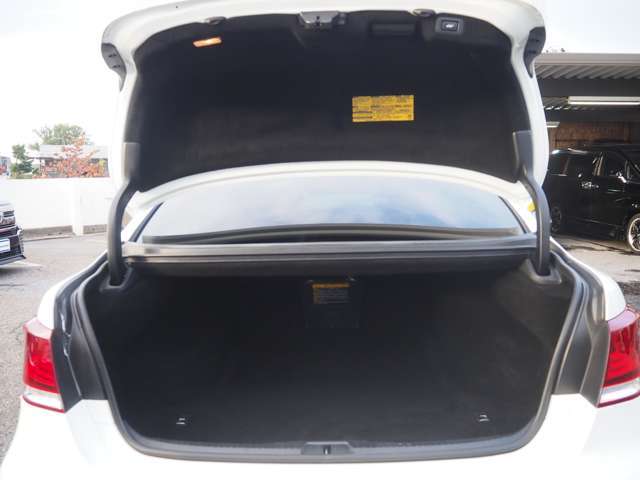 ☆広々した荷室はゴルフバック等の大きな荷