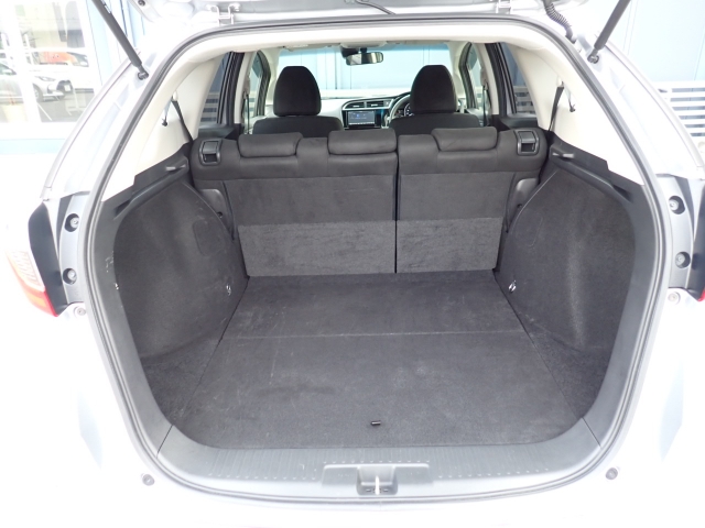 �ʏ펞�̃��P�b�W�X�y�[�X�ł��I�傫�ȊJ���ŉו��̏悹�~�낵���y�ɍs���܂��B