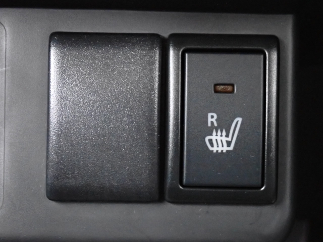 �^�]�ȃV�[�g�ɂ́A�V�[�g�q�[�^�[���t���Ă�̂ŁA���������ɂ͂��肪���������ł��B